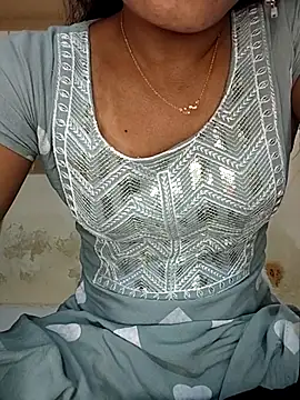 Snapshot of ranisanthutelugu chatting on November 2025 10:28:01 AM ranisanthutelugu online show from November 2025 10:28:01 AM