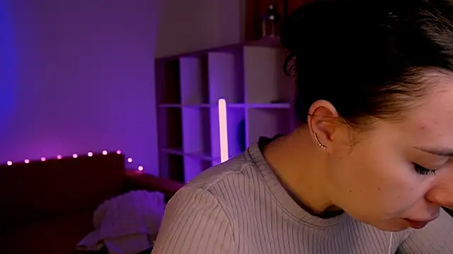 Snapshot of Di_na_Bell chatting on October 2025 05:38:02 AM Di na Bell online show from October 2025 05:38:02 AM