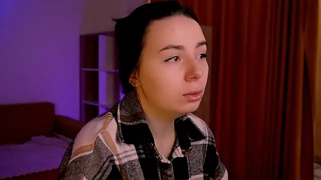 Snapshot of Di_na_Bell chatting on October 2025 05:41:02 AM Di na Bell online show from October 2025 05:41:02 AM