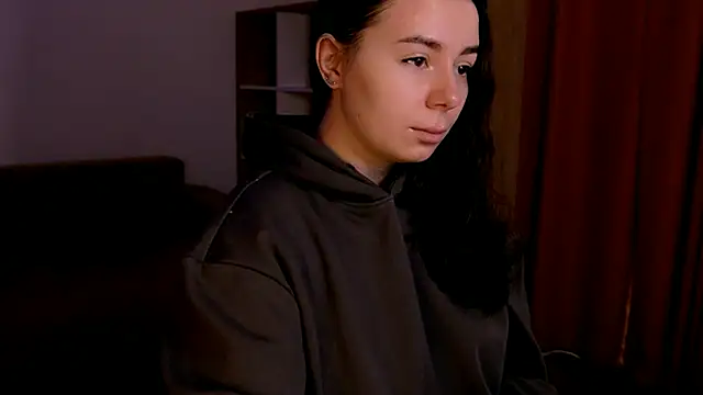 Snapshot of Di_na_Bell chatting on November 2025 07:31:01 AM Di na Bell online show from November 2025 07:31:01 AM