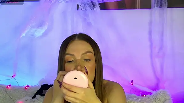 AlysonHuxley  online show from November 2025 05:03:01 PM