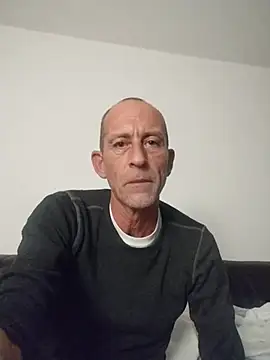 Snapshot of we_are_fucking_serious chatting on November 2025 02:33:01 AM we are fucking serious online show from November 2025 02:33:01 AM