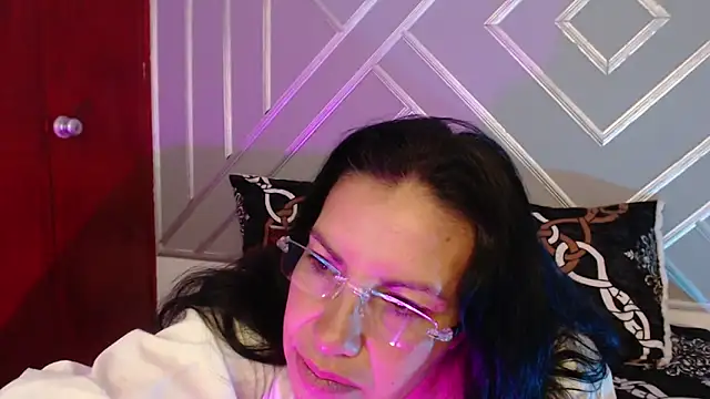 Snapshot of sashabluex chatting on October 2025 03:27:02 AM sashabluex online show from October 2025 03:27:02 AM