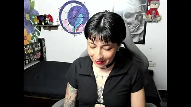 Luna0ciaran online show from December 2025 06:20:01 AM