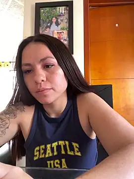 Snapshot of Zoe_Rowan chatting on November 2025 03:44:02 PM Zoe Rowan online show from November 2025 03:44:02 PM