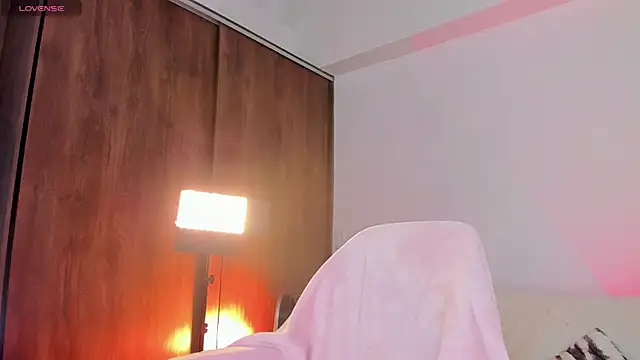 Samantha Magic online show from October 2025 01:35:01 AM