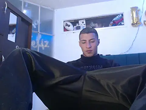 Snapshot of man_porn13 chatting on October 2025 04:38:01 AM man porn13 online show from October 2025 04:38:01 AM