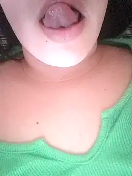 Michellematto online show from September 2025 05:02:01 PM