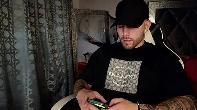 Ades Lowe online show from October 2025 03:49:02 AM