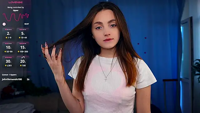 LoraDavi online show from September 2025 07:30:01 AM