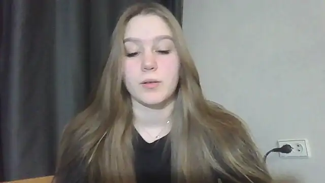 Snapshot of yourhoney_Lola_ chatting on November 2025 04:20:02 PM yourhoney Lola online show from November 2025 04:20:02 PM