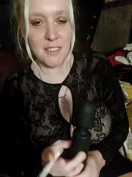 Bouncy-Bella28X online show from September 2025 09:49:01 PM