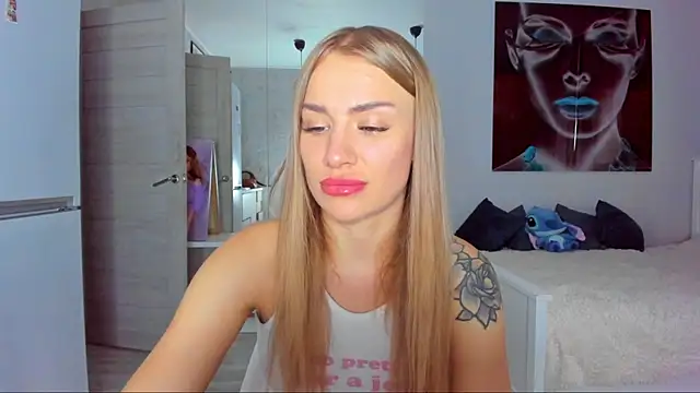 Snapshot of MashaFromRussia__ chatting on October 2025 10:04:01 AM MashaFromRussia online show from October 2025 10:04:01 AM