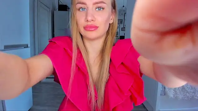 Snapshot of MashaFromRussia__ chatting on October 2025 08:48:01 AM MashaFromRussia online show from October 2025 08:48:01 AM