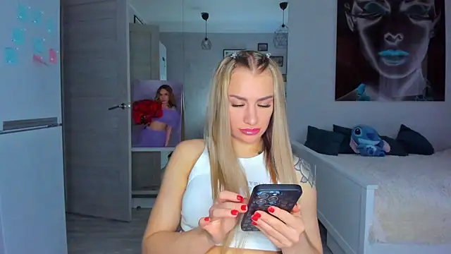 Snapshot of MashaFromRussia__ chatting on November 2025 08:59:02 AM MashaFromRussia online show from November 2025 08:59:02 AM