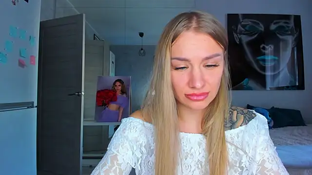 Snapshot of MashaFromRussia__ chatting on November 2025 10:23:01 AM MashaFromRussia online show from November 2025 10:23:01 AM