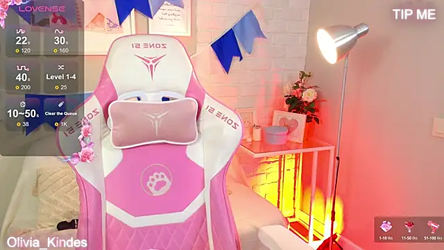 Olivia Kindes online show from September 2025 05:37:01 PM