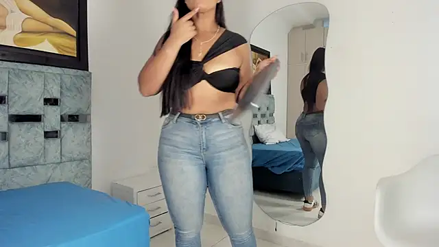 Snapshot of tamara_lovv chatting on November 2025 12:18:02 PM tamara lovv online show from November 2025 12:18:02 PM