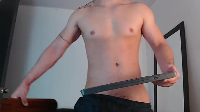 Snapshot of SouthernMilk chatting on October 2025 01:34:02 PM SouthernMilk online show from October 2025 01:34:02 PM