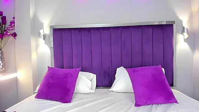 Snapshot of QetziaStoun chatting on September 2025 05:18:02 PM QetziaStoun online show from September 2025 05:18:02 PM