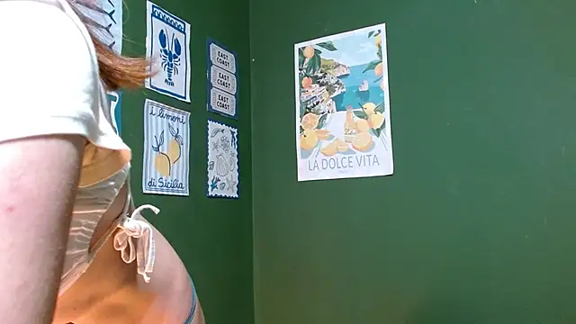 Roxiehood online show from October 2025 02:47:02 AM