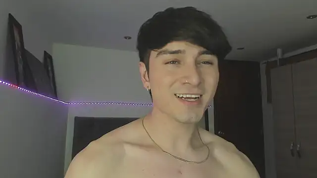 Snapshot of stevve_14 chatting on November 2025 02:44:02 AM stevve 14 online show from November 2025 02:44:02 AM