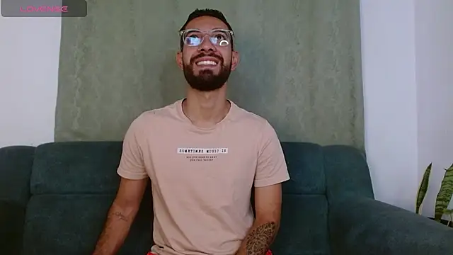 Snapshot of ReyPablo1 chatting on September 2025 02:49:02 PM ReyPablo1 online show from September 2025 02:49:02 PM