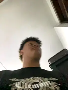 Dereckwolff online show from November 2025 04:55:01 AM