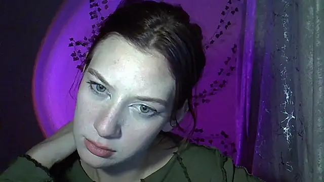 Snapshot of Lily_Ember chatting on October 2025 10:11:01 PM Lily Ember online show from October 2025 10:11:01 PM