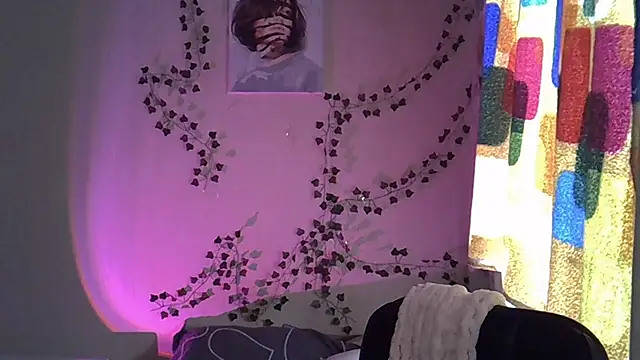 Snapshot of Lily_Ember chatting on October 2025 10:36:01 AM Lily Ember online show from October 2025 10:36:01 AM