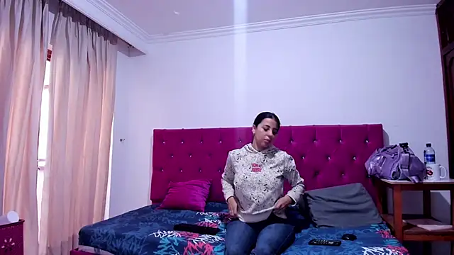 cattaleya villalobos online show from September 2025 02:29:02 PM