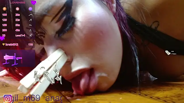 Snapshot of AnagilBDSM chatting on October 2025 03:51:02 AM AnagilBDSM online show from October 2025 03:51:02 AM