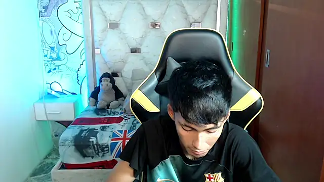 yiisu  online show from October 2025 06:06:01 PM