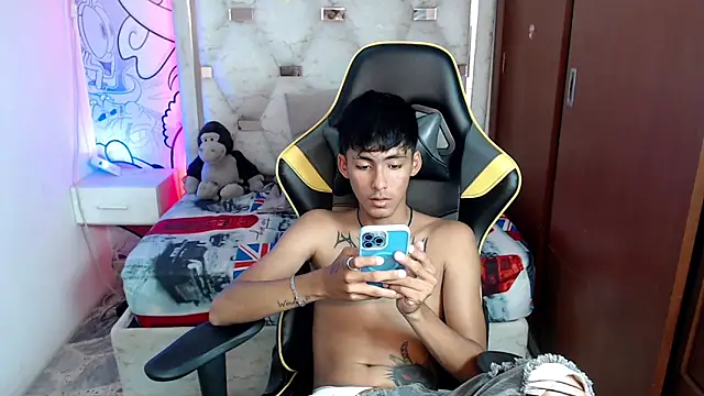 yiisu  online show from October 2025 06:18:02 PM