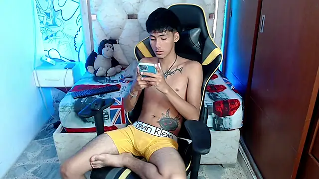 yiisu  online show from October 2025 12:15:02 PM