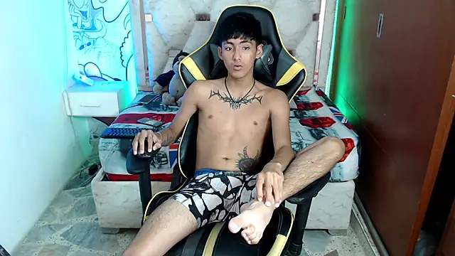 yiisu  online show from October 2025 06:19:02 PM