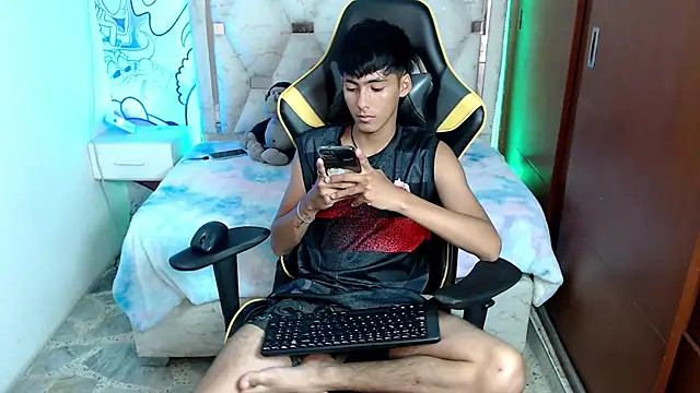 yiisu  online show from October 2025 06:20:01 PM