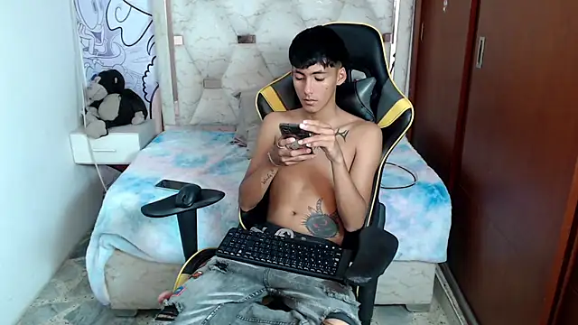 yiisu  online show from October 2025 12:22:02 PM