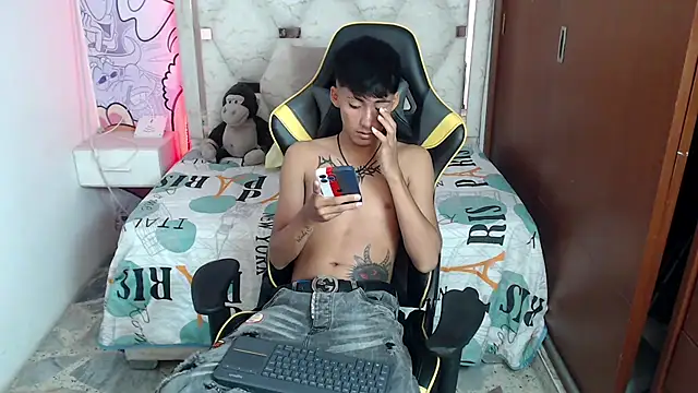 yiisu  online show from November 2025 01:21:02 PM