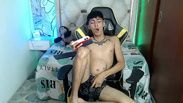 yiisu  online show from November 2025 12:23:02 PM