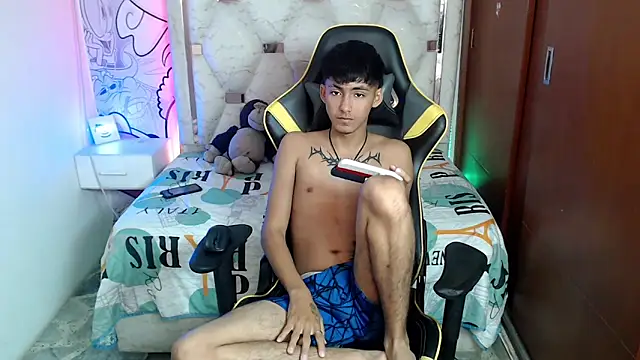 yiisu  online show from November 2025 12:33:01 PM