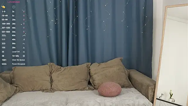 Snapshot of TaiteFairfield chatting on November 2025 06:34:01 AM TaiteFairfield online show from November 2025 06:34:01 AM