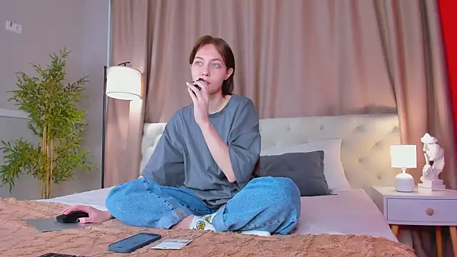 Snapshot of Skelerata chatting on October 2025 01:05:02 AM Skelerata online show from October 2025 01:05:02 AM