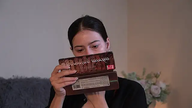 ywixos online show from September 2025 11:36:01 AM