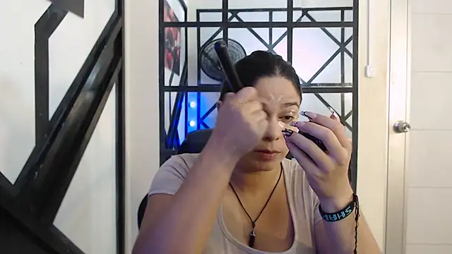 lucia ht online show from October 2025 12:30:02 AM