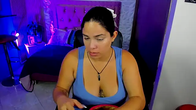 lucia ht online show from October 2025 01:26:01 AM