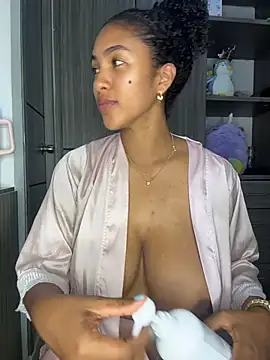 Snapshot of Mia_sweet80 chatting on October 2025 02:55:01 AM Mia sweet80 online show from October 2025 02:55:01 AM