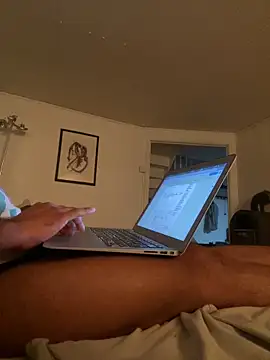 latina-pene online show from October 2025 08:09:02 PM