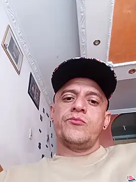 Snapshot of leon8013A chatting on October 2025 04:19:01 PM leon8013A online show from October 2025 04:19:01 PM