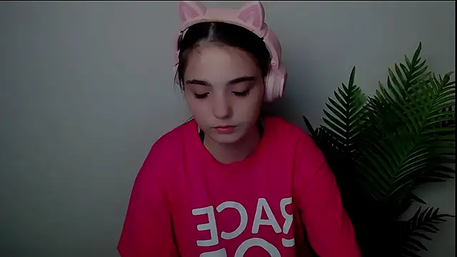 Snapshot of Sun_Shine__ chatting on September 2025 07:13:02 PM Sun Shine online show from September 2025 07:13:02 PM